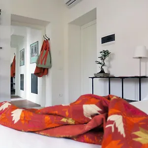 https://villa-crochat.it-lombardy.com